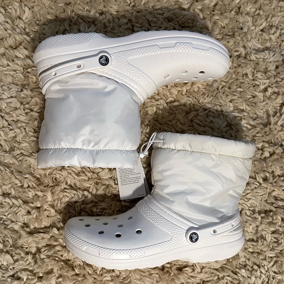 Crocs Classic Lined Neo Puff Boot - Picture 4 of 5